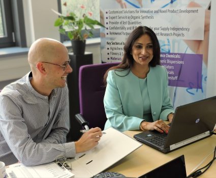 office-discussion Manager Business development
