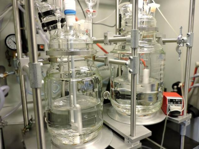 kg-equipment-2 Synthesen im Pilotmaßstab